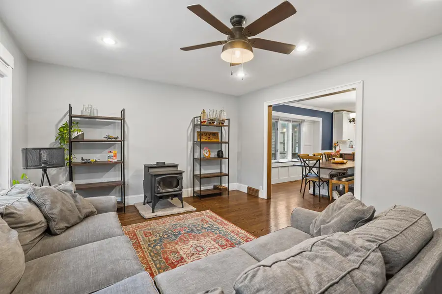 6226 N Niagara Avenue, Chicago, IL 60631 - Image #2