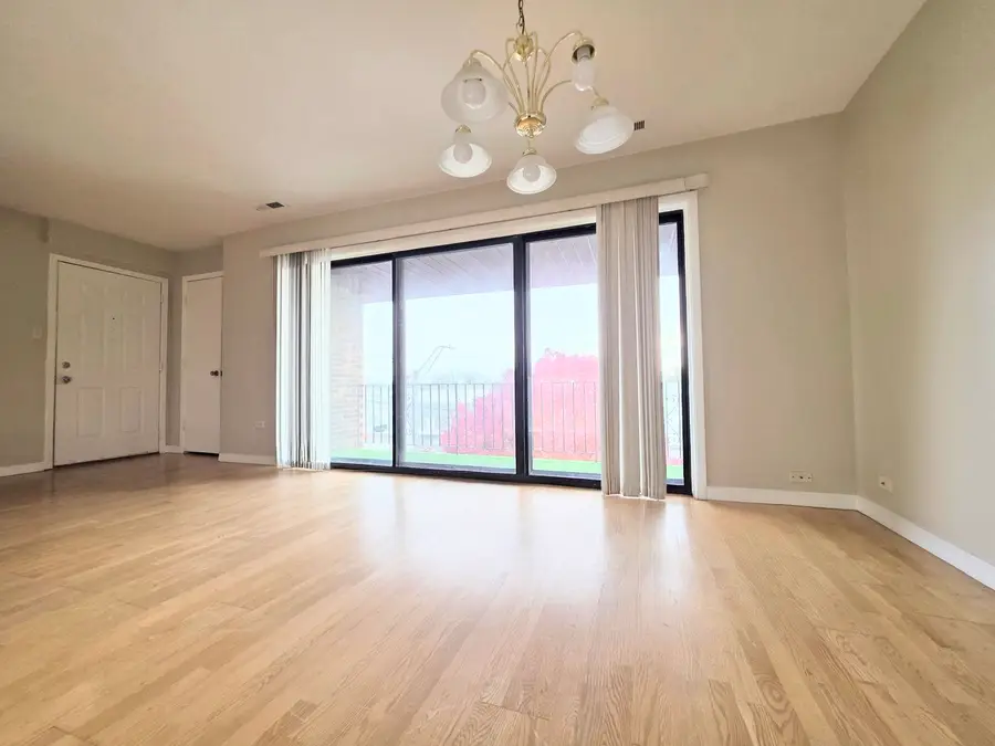 4818 W 122nd Street #3W, Alsip, IL 60803 - Image #2