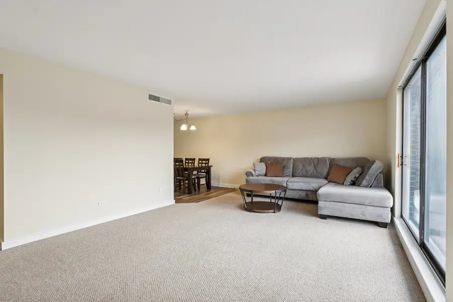 898 Wellington Avenue #202, Elk Grove Village, IL 60007 - Image #3