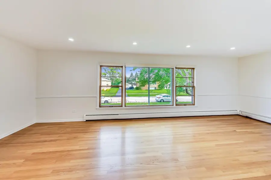 16W674 56th Place, Clarendon Hills, IL 60514 - Image #2