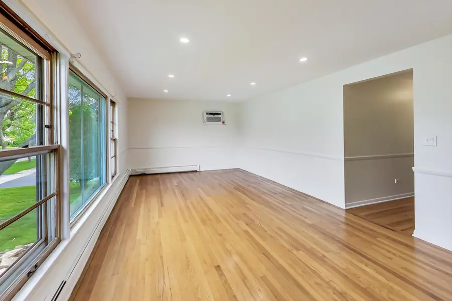 16W674 56th Place, Clarendon Hills, IL 60514 - Image #3