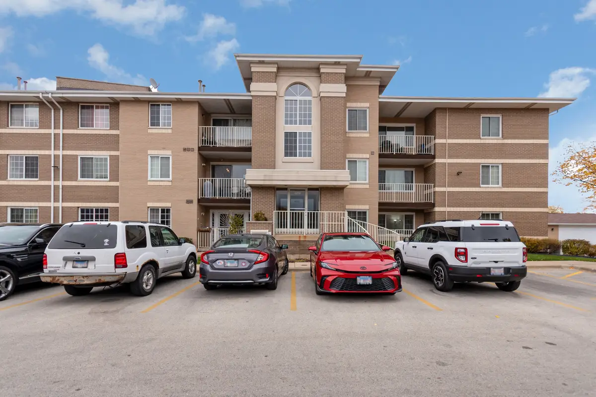 4219 W 76th Street #106, Chicago, IL 60652 - Image #1