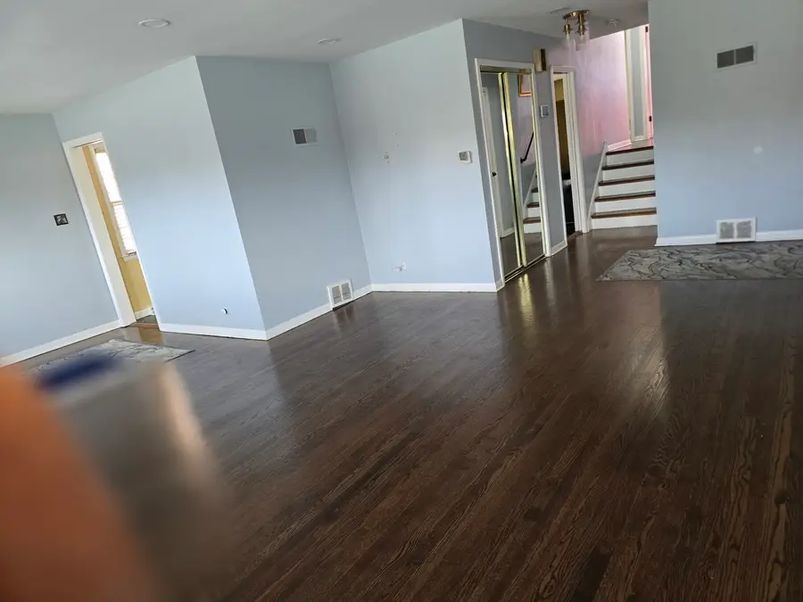 8955 S Cornell Avenue, Chicago, IL 60617 - Image #3