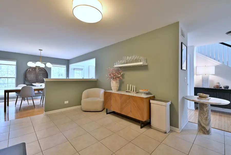 3207 Foxridge Court, Woodridge, IL 60517 - Image #3