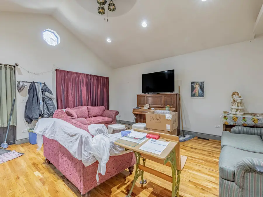 2313 S Kolin Avenue, Chicago, IL 60623 - Image #2