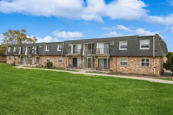 8480 W 103rd Terrace #301, Palos Hills, IL 60465