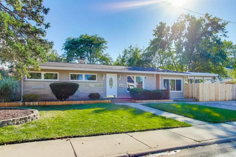 828 Dell Road, Northbrook, IL 60062 - Image #2