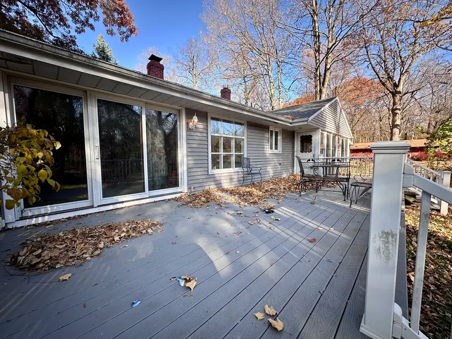 3105 Woodlawn Road, Sterling, IL 61081 - Image #2