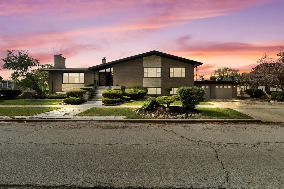 9222 S Cregier Avenue, Chicago, IL 60617 - Image #1