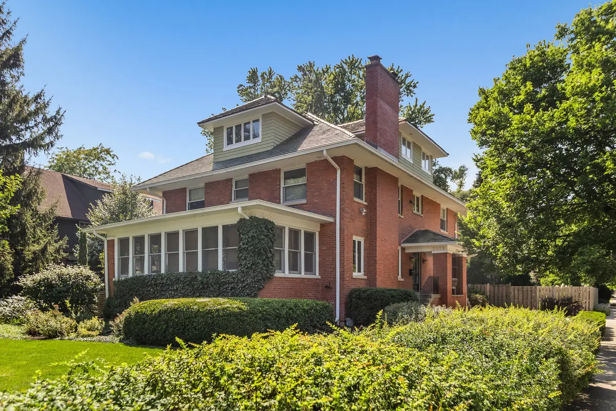 2528 Sheridan Road, Evanston, IL 60201 - Image #1