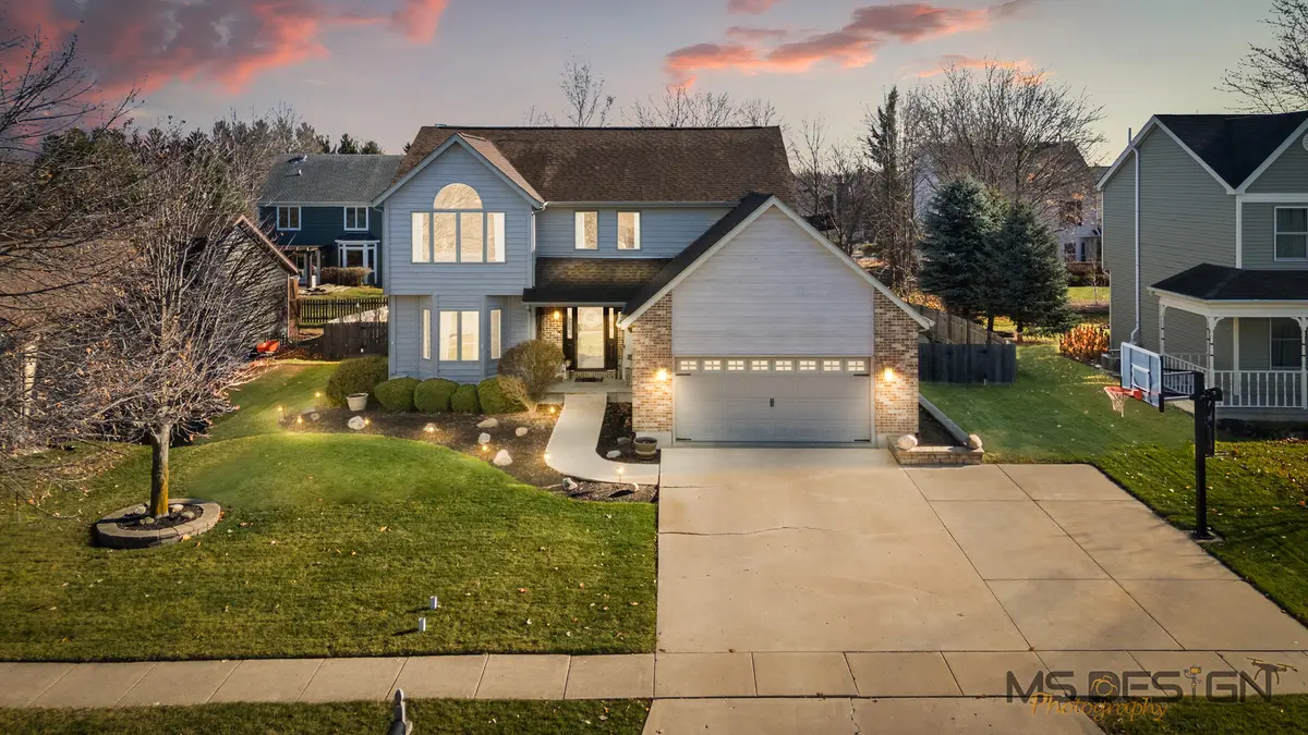 932 Foxpointe Drive, Sycamore, IL 60178 - Image #1