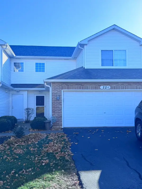 22 Rolling Oaks Road #C, Sugar Grove, IL 60554