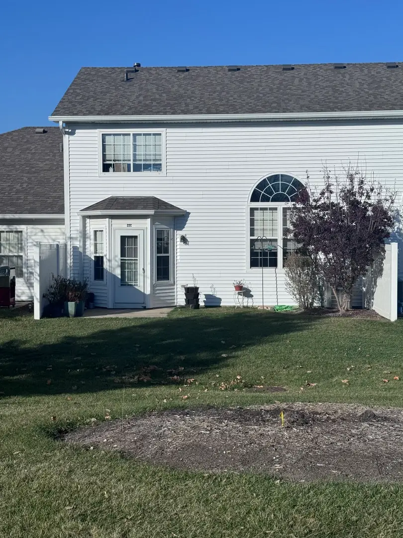 22 Rolling Oaks Road #C, Sugar Grove, IL 60554 - Image #2