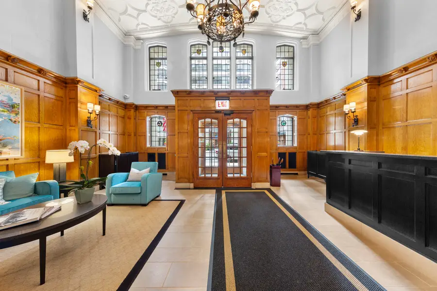 220 E Walton Place #8W, Chicago, IL 60611 - Image #2