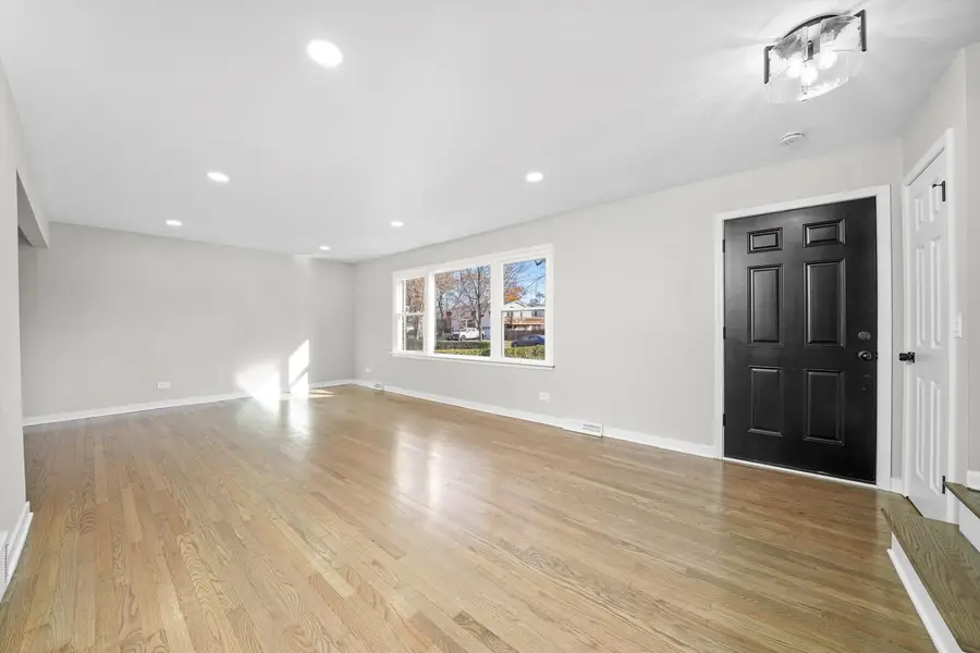 1404 S Birch Drive, Mount Prospect, IL 60056 - Image #2