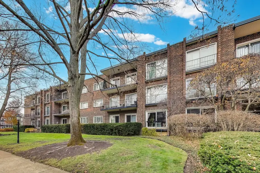 140 Franklin Place E #207, Lake Forest, IL 60045 - Image #2