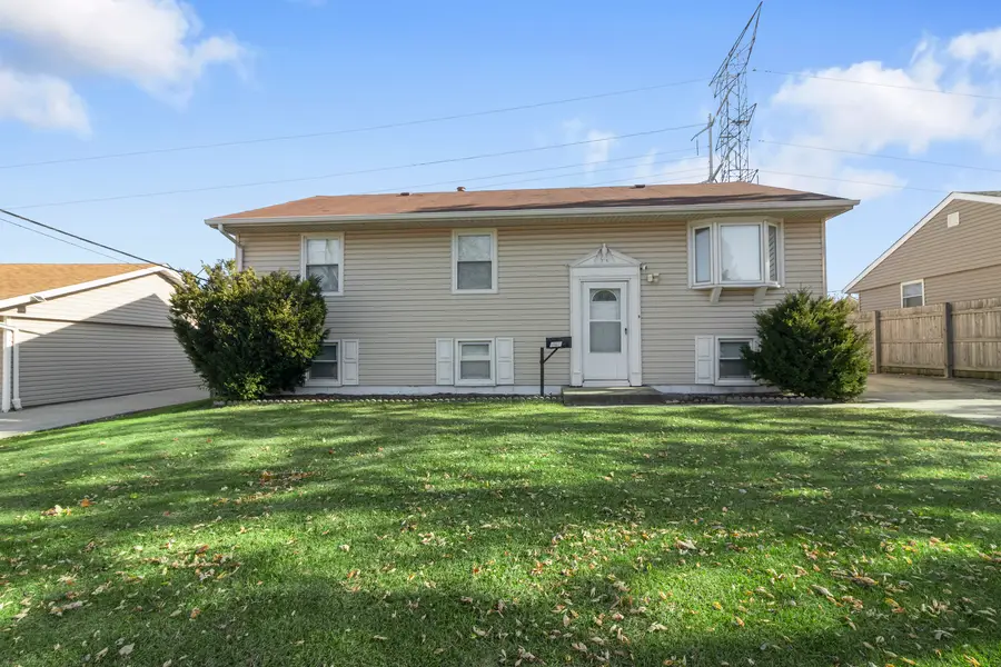 467 Arnold Avenue, Romeoville, IL 60441 - Image #2