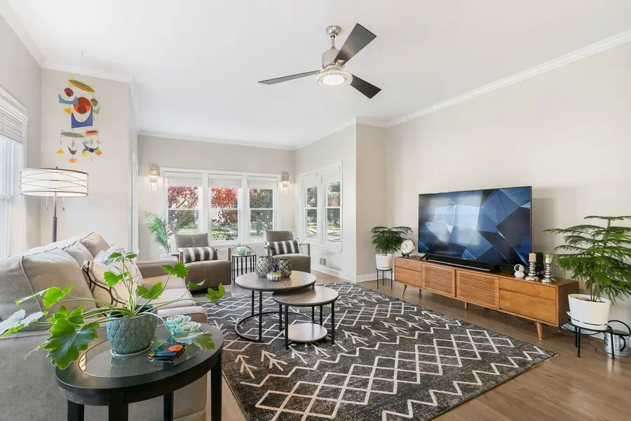 395 N Delaplaine Road #1W, Riverside, IL 60546 - Image #3