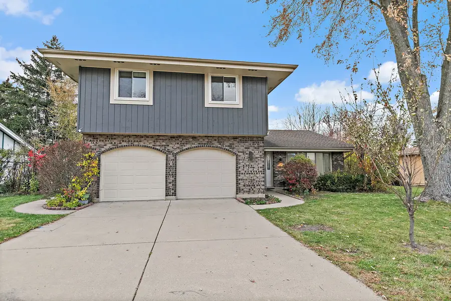 1126 Tiverton Court, Schaumburg, IL 60193 - Image #2