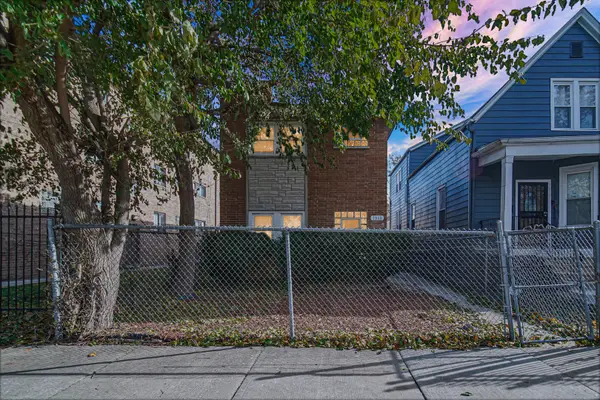 7915 S Dobson Avenue, Chicago, IL 60619