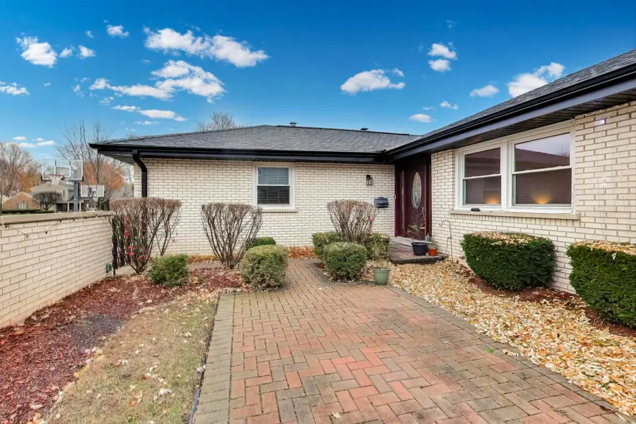 Address Withheld By Seller, Arlington Heights, IL 60005 - Image #2