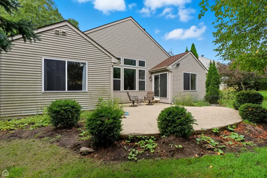 2008 Crooked Tree Court, McHenry, IL 60050 - Image #2