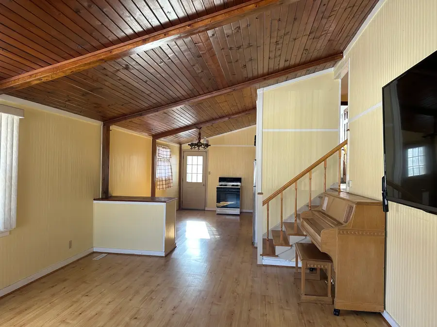 501 Apache Avenue, Carpentersville, IL 60110 - Image #2