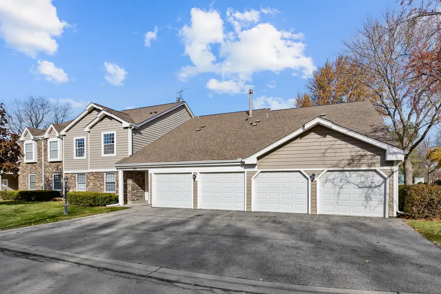 350 Newgate Court #V2, Schaumburg, IL 60193 - Image #2