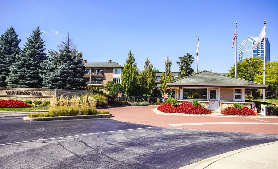 1 Oak Brook Club Drive #B-301, Oak Brook, IL 60523 - Image #3