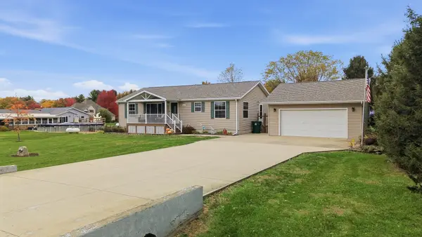 28902 Carriage Drive, Sterling, IL 61081