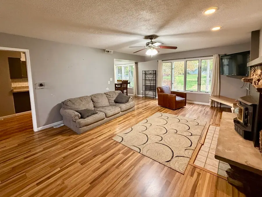 222 N Davis Avenue, Amboy, IL 61310 - Image #2