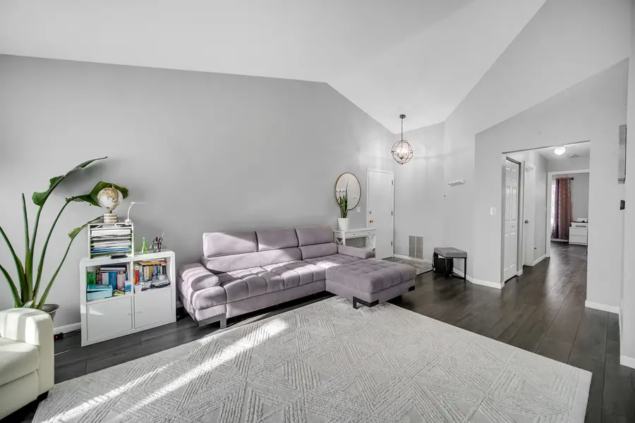 1471 Fairlane Drive #2A, Schaumburg, IL 60193 - Image #2