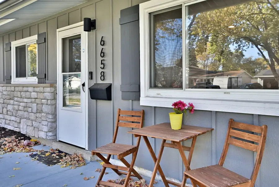 6658 Valley View Road, Hanover Park, IL 60133 - Image #3