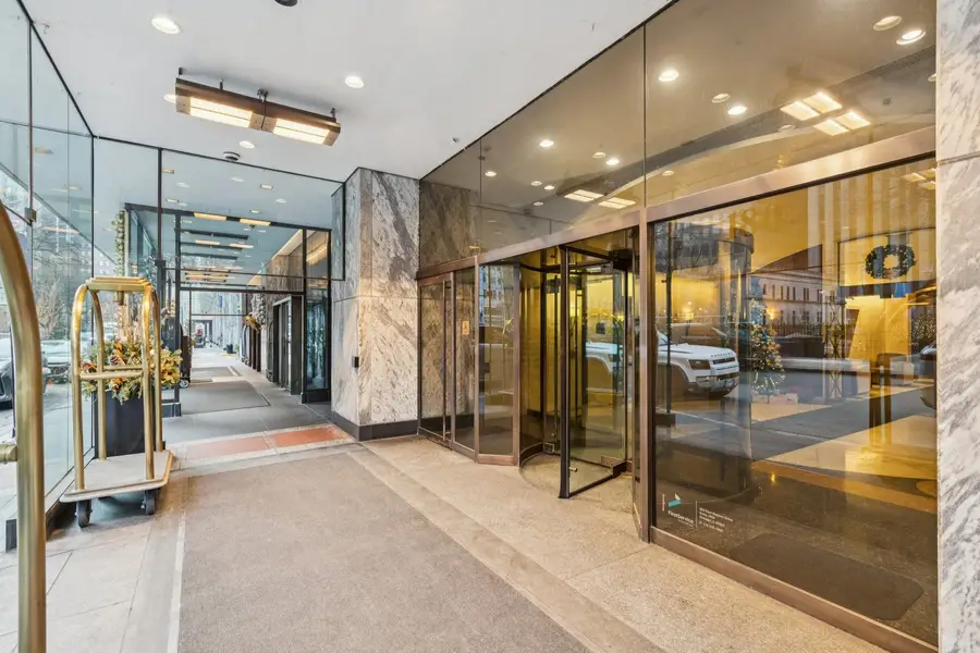 180 E Pearson Street #4202, Chicago, IL 60611 - Image #3