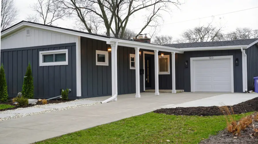 103 E Berkshire Lane, Mount Prospect, IL 60056 - Image #2