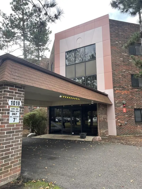 1018 Castilian Court #205, Glenview, IL 60025