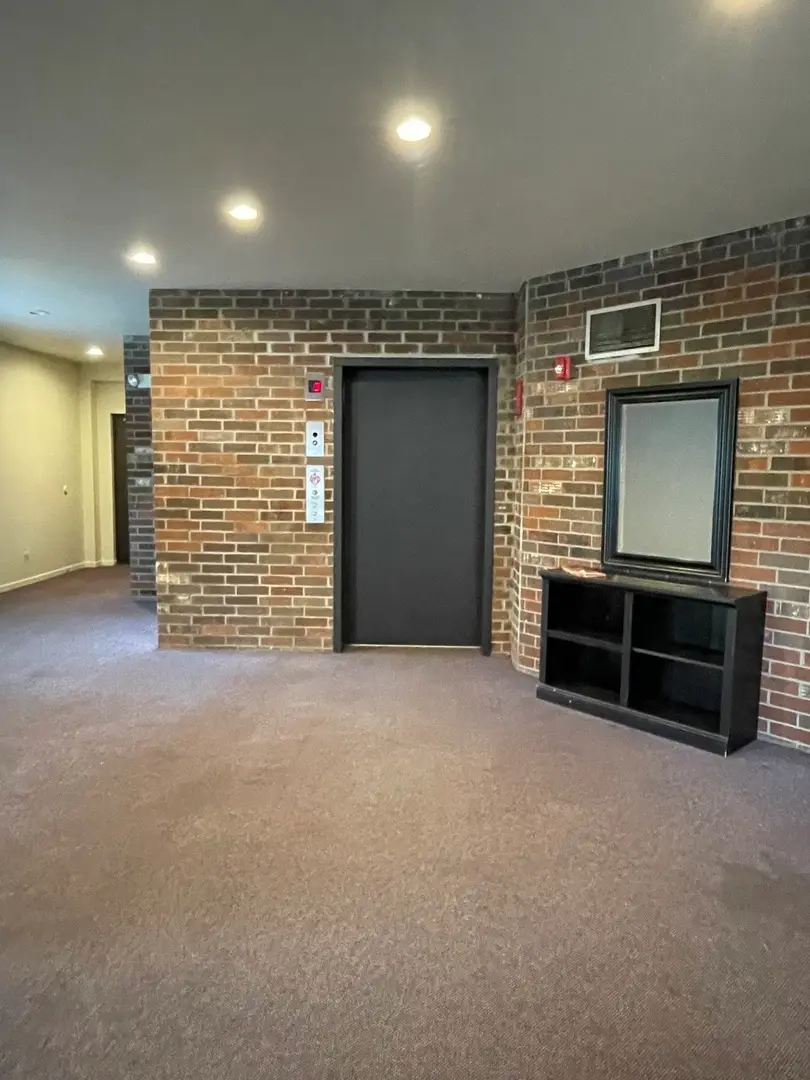 1018 Castilian Court #205, Glenview, IL 60025 - Image #2