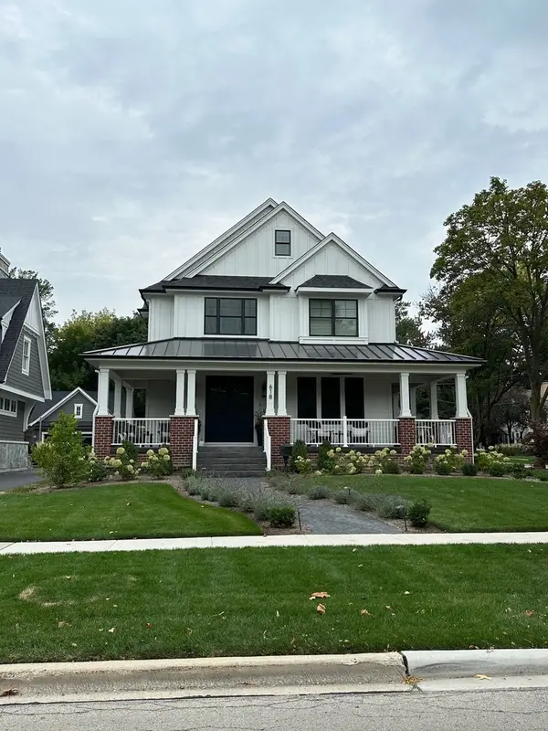 241 Coe Road, Clarendon Hills, IL 60514