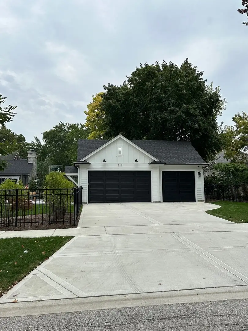 241 Coe Road, Clarendon Hills, IL 60514 - Image #2