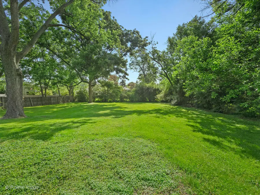 241 Coe Road, Clarendon Hills, IL 60514 - Image #3