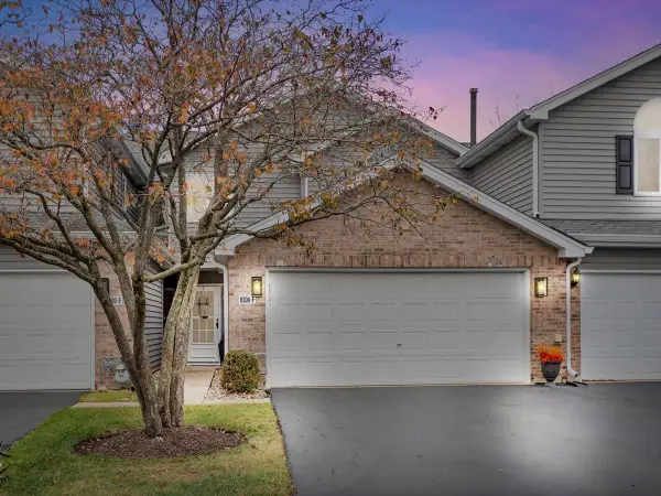 8300 Highpoint Circle #F, Darien, IL 60561