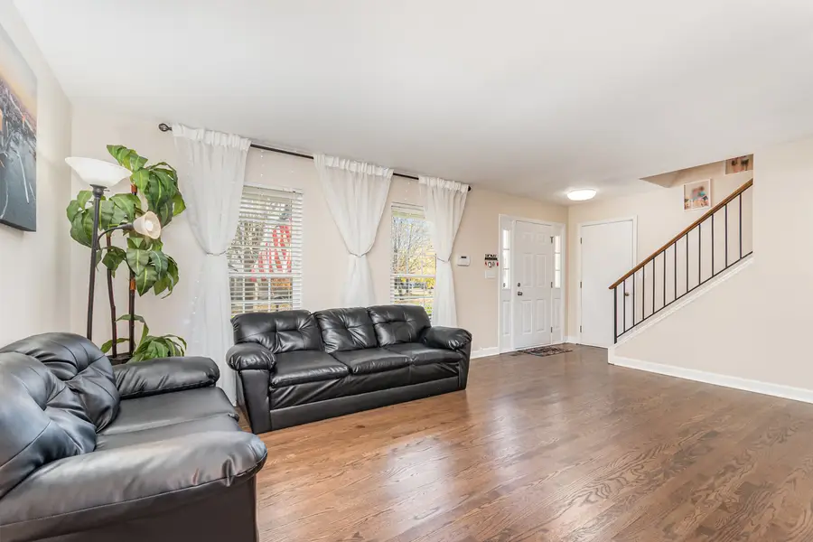 891 Lowell Lane, Naperville, IL 60540 - Image #3