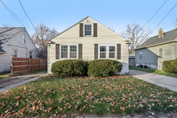 139 E Todd Avenue, Woodstock, IL 60098