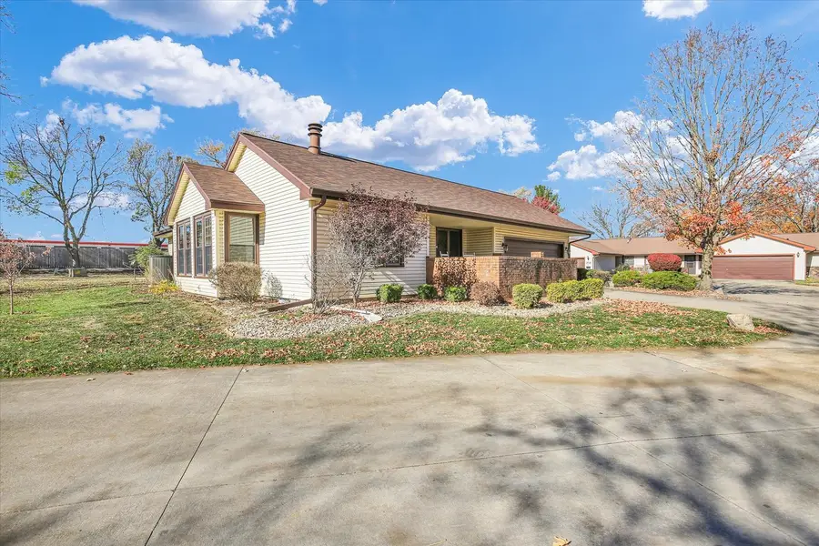 202 Spring Circle, Urbana, IL 61802 - Image #2