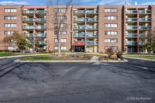 1840 Huntington Boulevard #BW608, Hoffman Estates, IL 60169