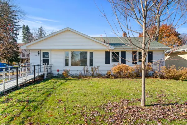 1474 S Carroll Avenue, Freeport, IL 61032