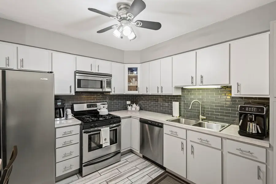 9561 Dee Road #1D, Des Plaines, IL 60016 - Image #2