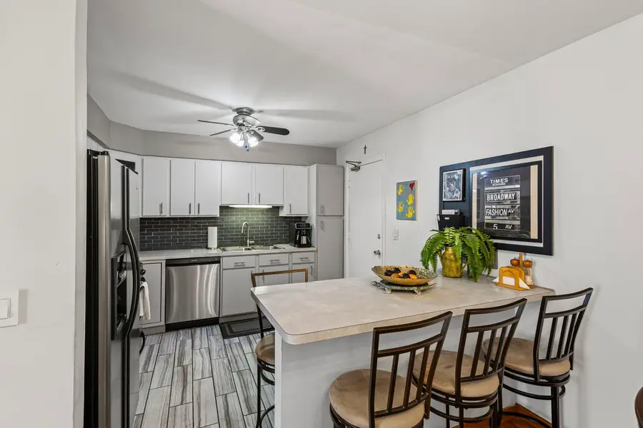 9561 Dee Road #1D, Des Plaines, IL 60016 - Image #3