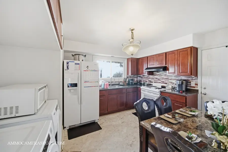 909 Bishop Avenue, Aurora, IL 60506 - Image #3