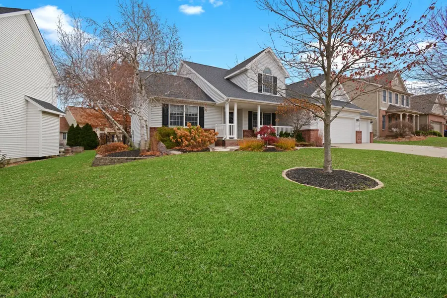 35 Greythorne Circle, Bloomington, IL 61704 - Image #2